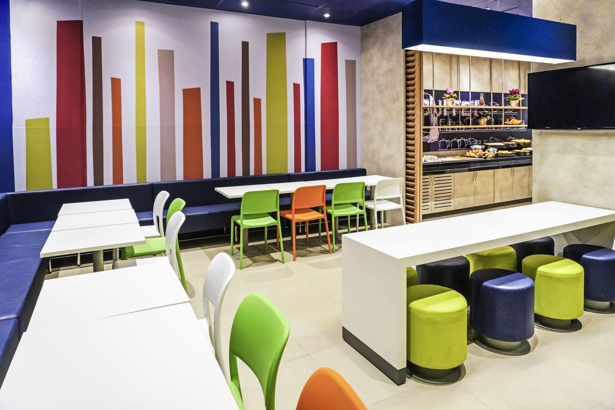 Ibis Budget Hyères Exteriör bild
